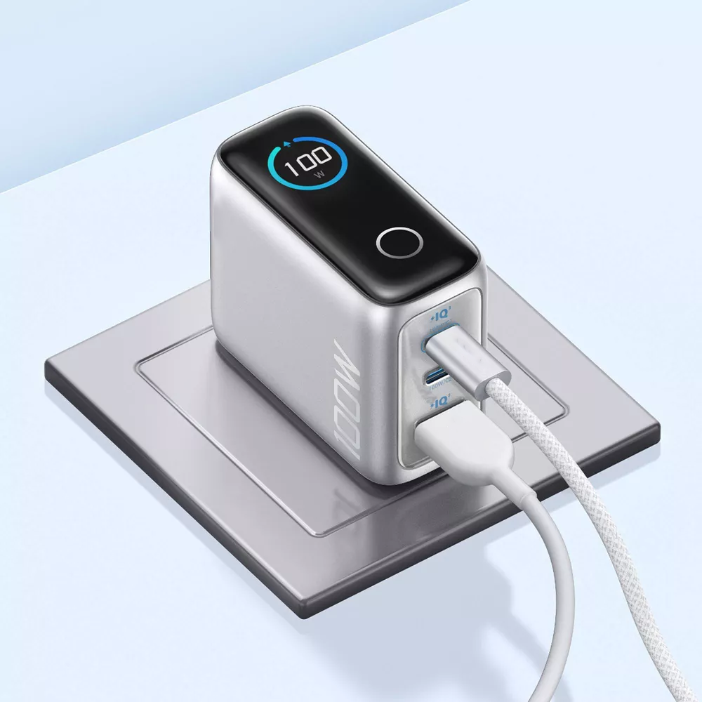 100W GaN 3‑Port Wall Charger With Real‑Time Smart Display & Braided Cable